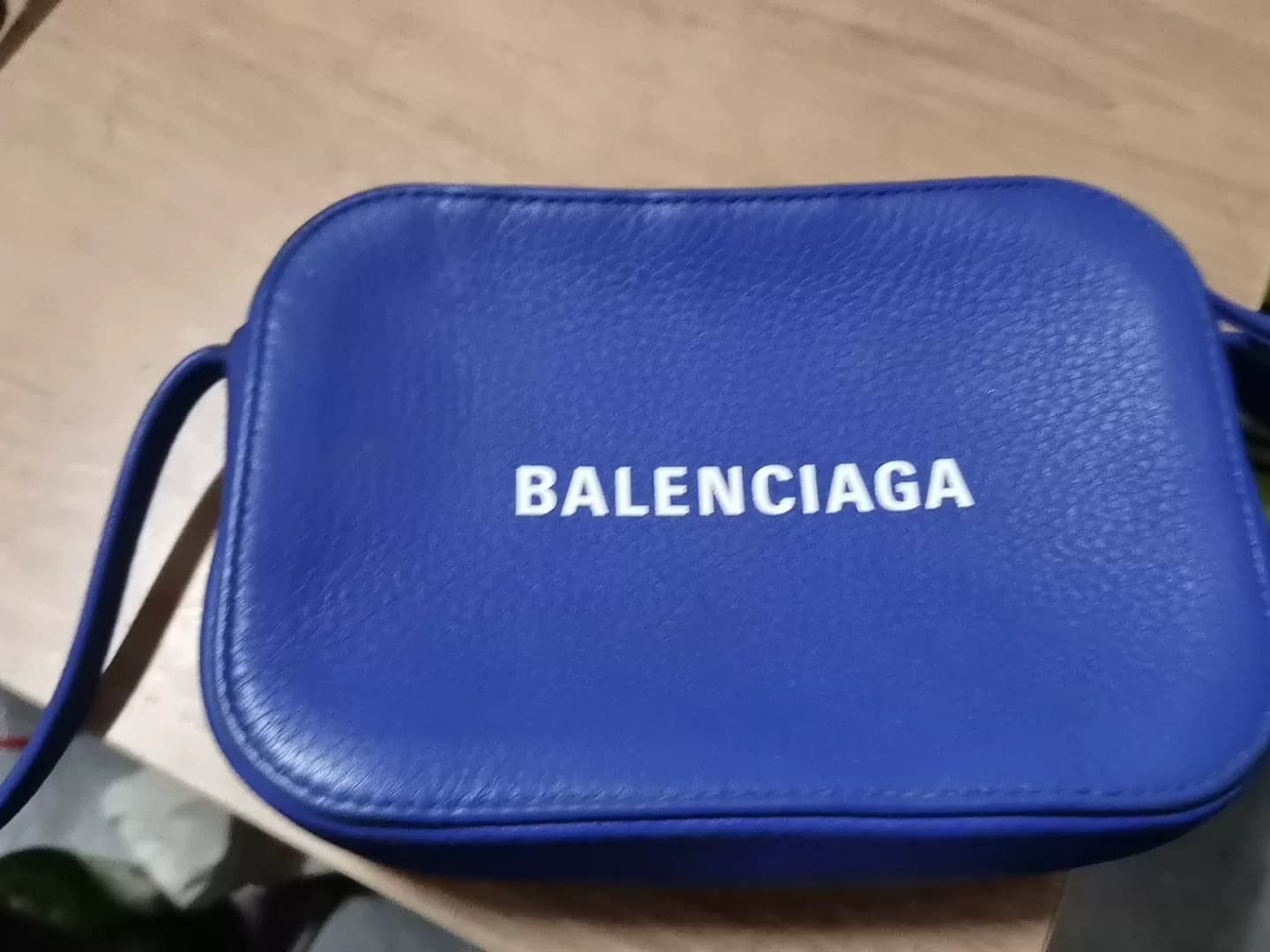 Личные аксессуары Balenciaga Синяя мини-сумка для фотоаппарата Balenciaga, классическая