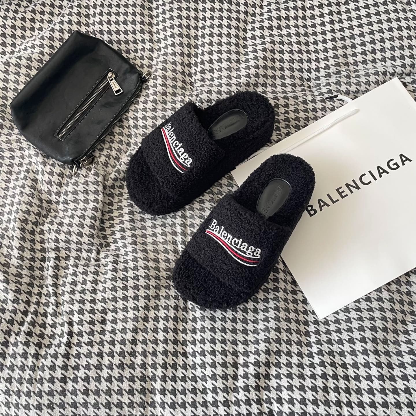 【Драпировка из меха ягненка на толстой подошве】 Balenciaga Драпировка из меха ягненка на толстой подошве осень и зима