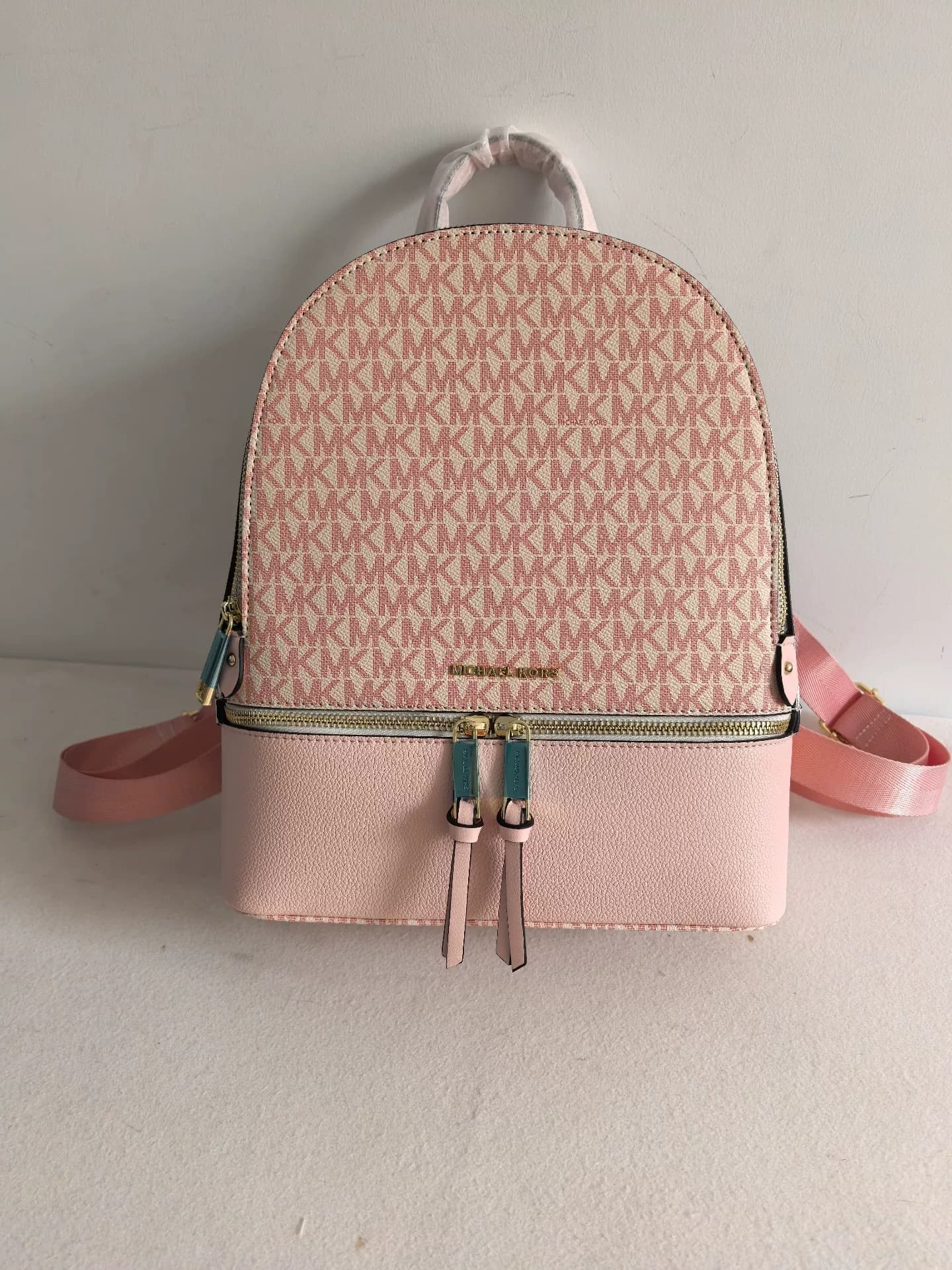 Средний рюкзак MICHAEL KORS MK Rhea на молнии