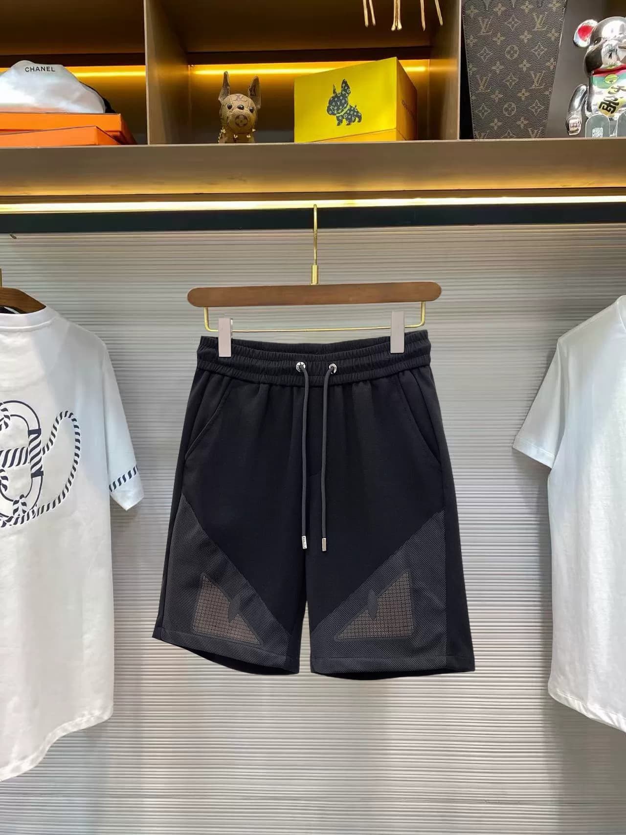 Топовая версия Fendi дополнена тремя стандартами. Летняя новинка 2026 года для мужчин в стиле кэжуал