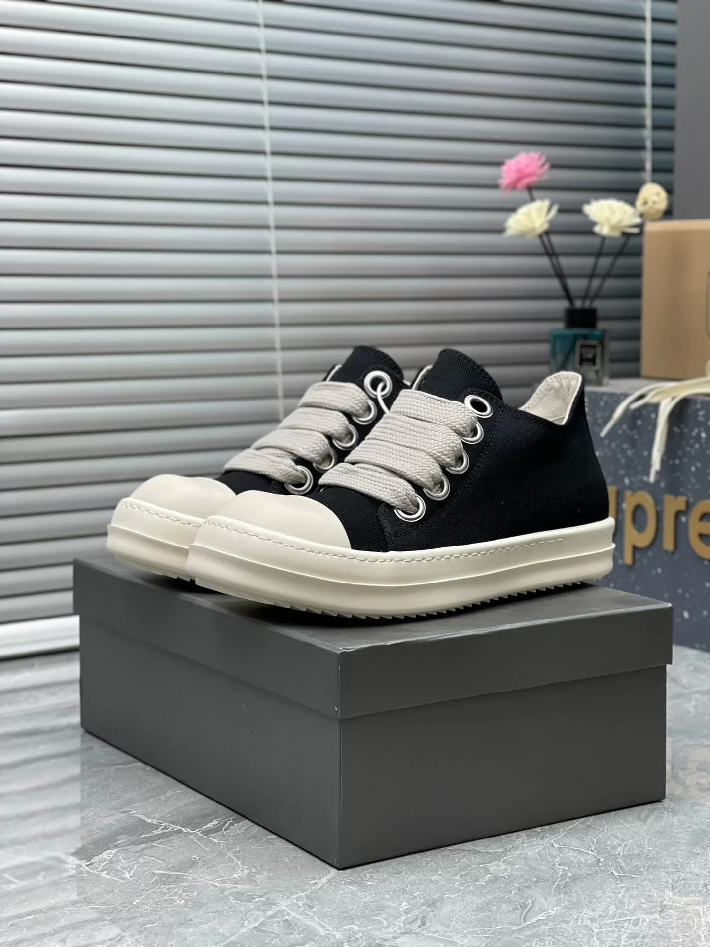Парус на толстом шнурке от RO Rick Owens DRKSHDW