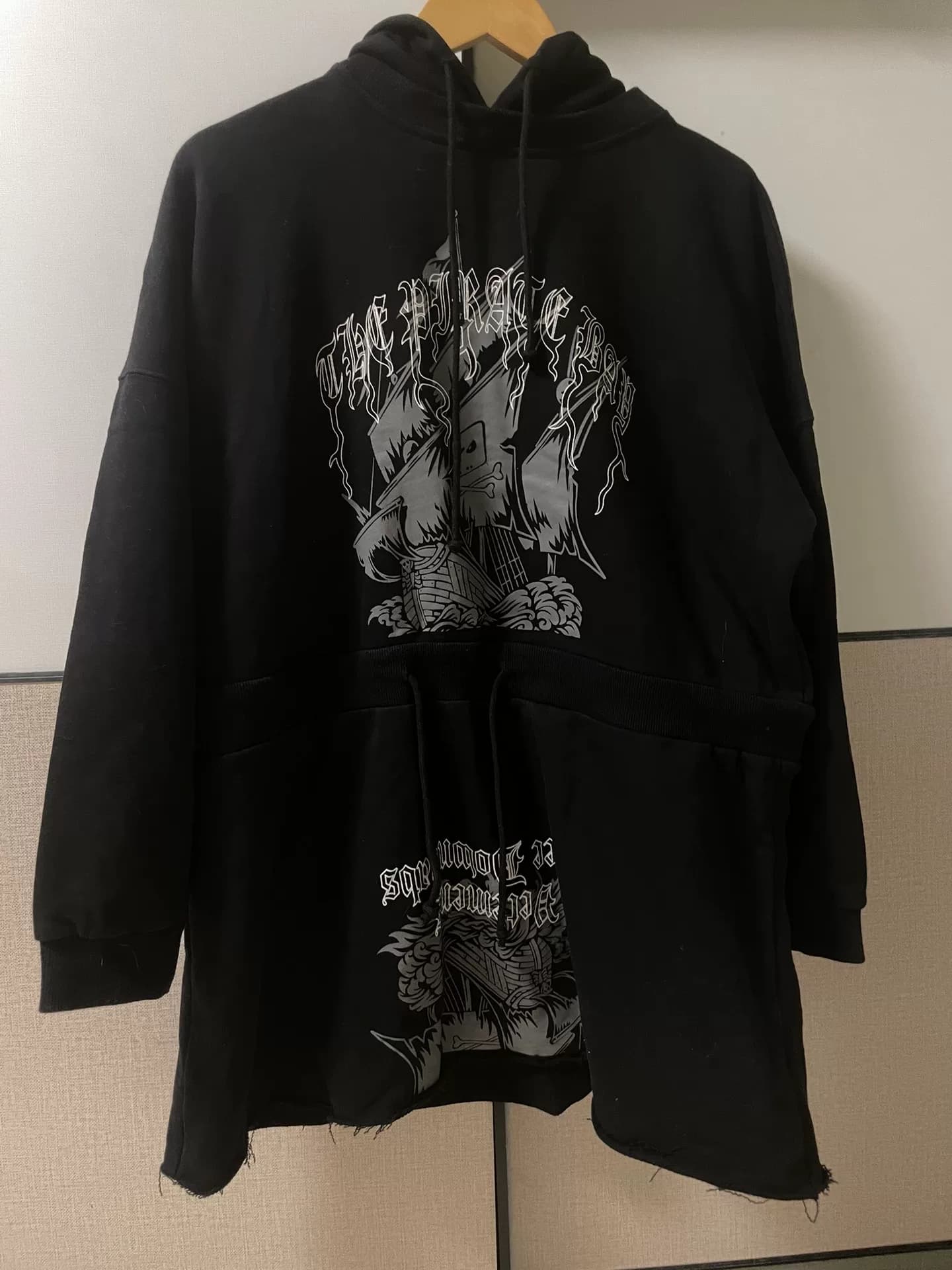 Свитер Corsair от Vetements 19FW show