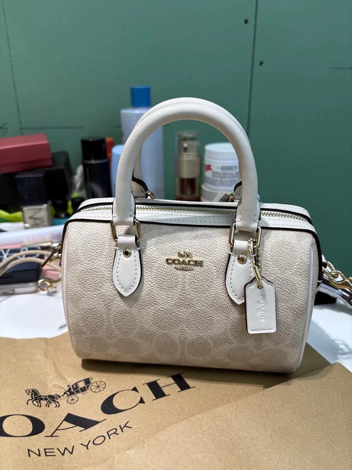 Для моего личного пользования, Coach Rowan 18 mini Boston Vanilla white, есть запись о покупке
