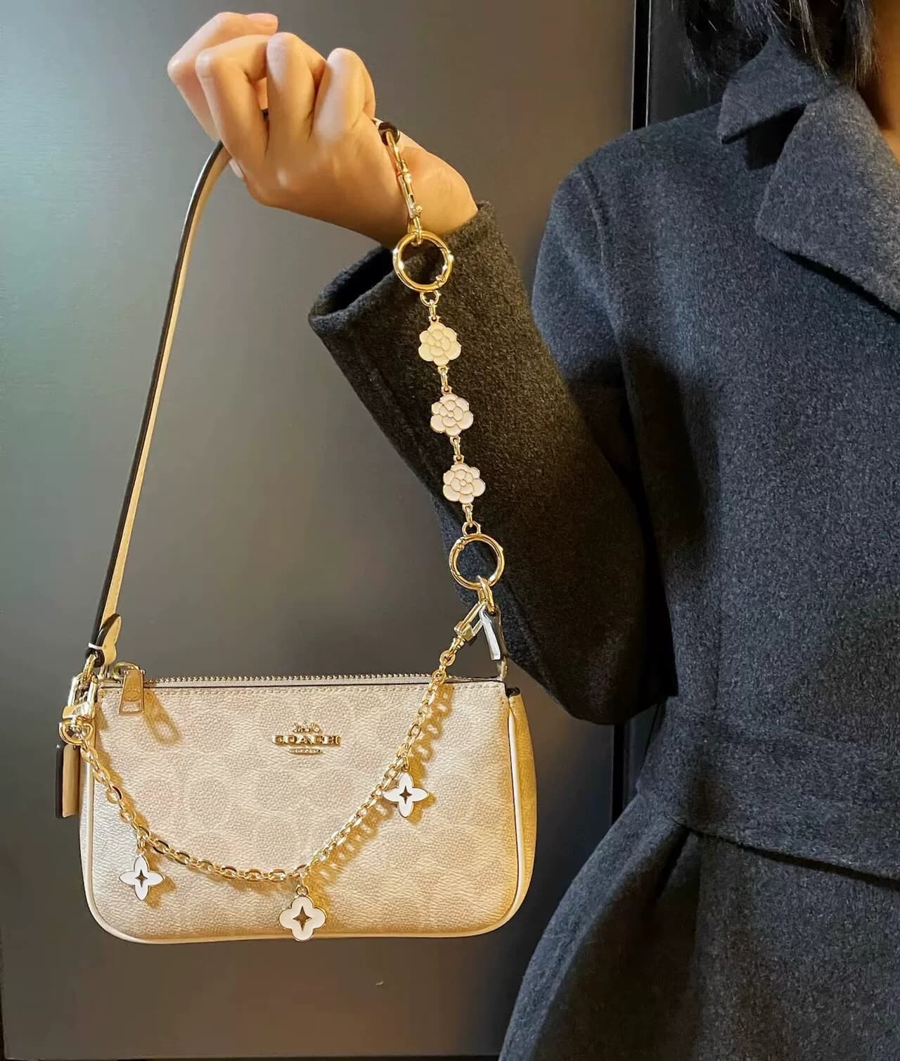 Скидка не распространяется на сумку Coach mahjong bag 19, наплечную сумку-мессенджер, сумку для подмышек!!!процент
