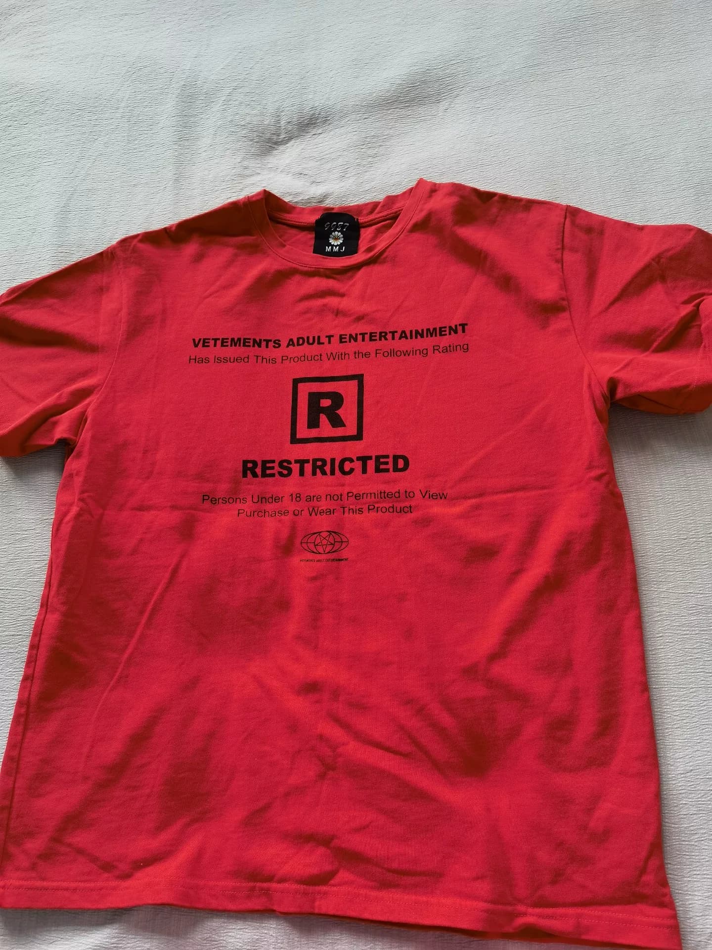 Почти новая красная футболка с буквенным принтом VETEMENTS, свободная версия, как для мужчин, так и для женщин