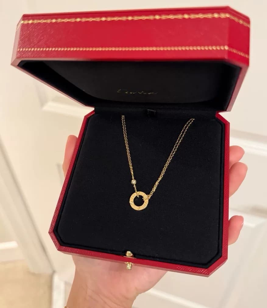 Женское колье из розового золота 18 карат серии idle Cartier LOVE для личного пользования