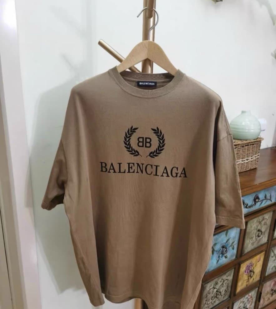 футболка с коротким рукавом balenciaga Balenciaga цвета хаки с логотипом "пшеничный колос"
