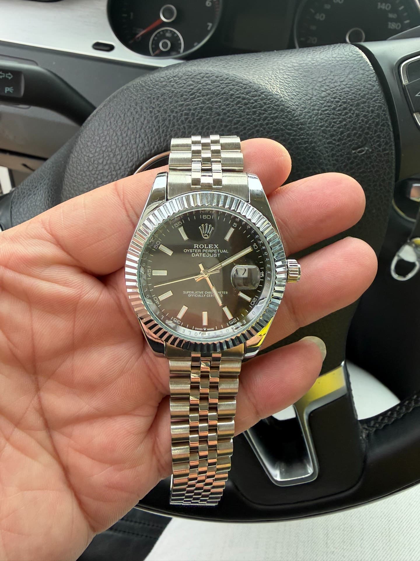 Продается Rolex log, черный циферблат, кольцо в виде собачьего зуба, механический механизм с автоподзаводом, диаметр 41 мм