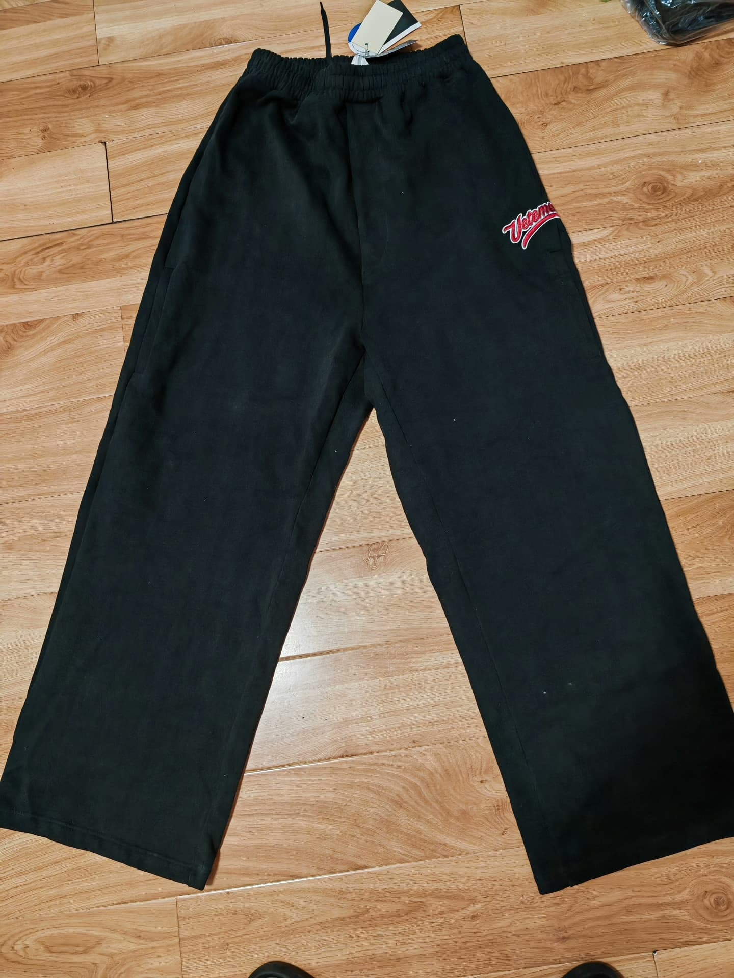 Мужские спортивные брюки Vetements черного цвета размера M, абсолютно новые, с биркой