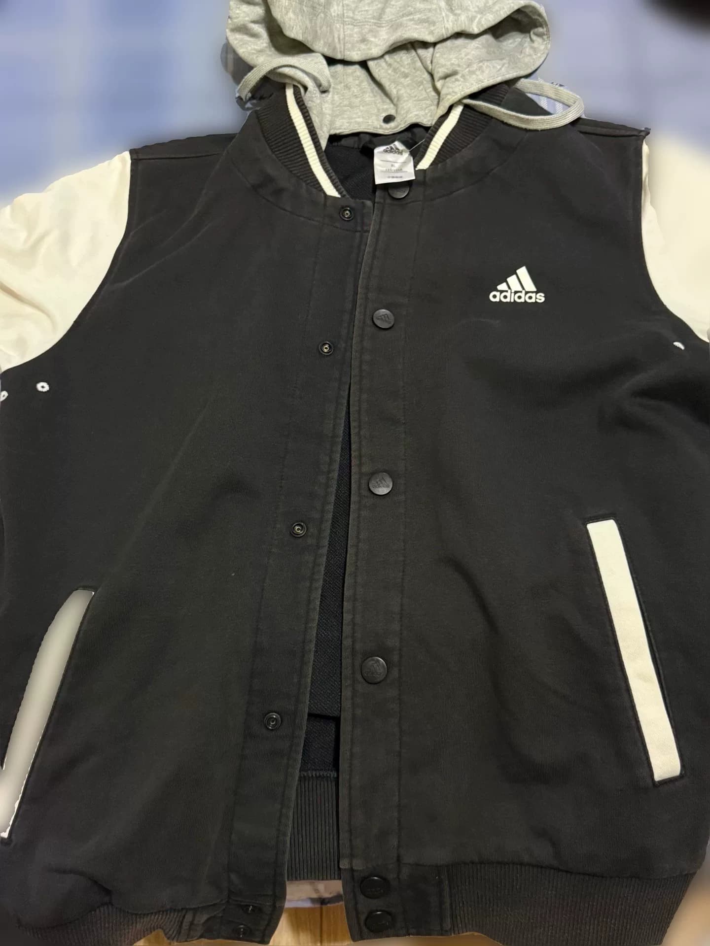 Бейсбольная форменная куртка Adidas, размер XL 185/104A, черного цвета с белыми рукавами