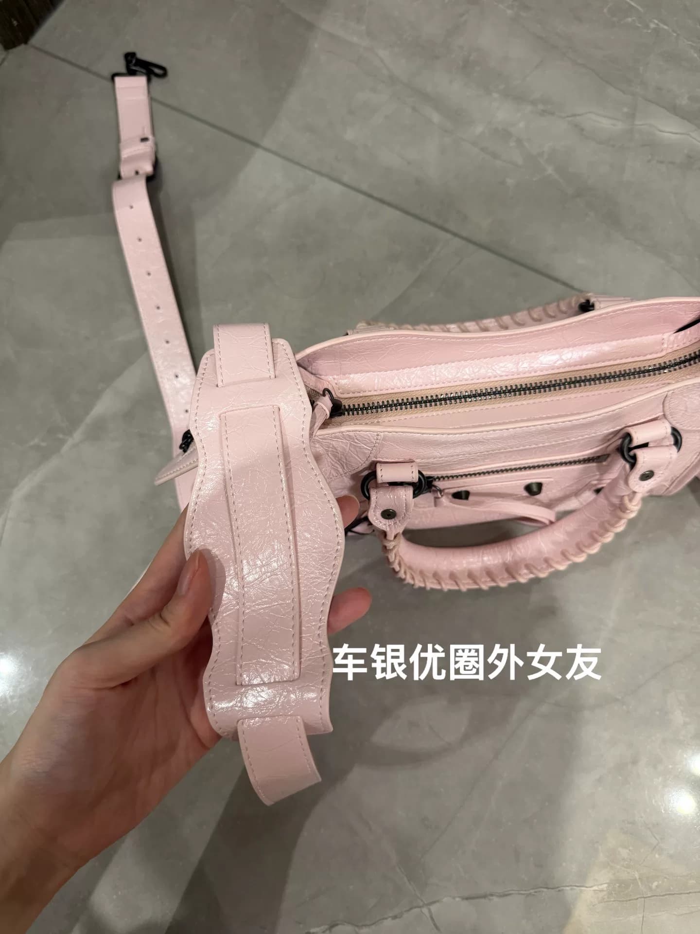 Совершенно новая мотоциклетная сумка Balenciaga le city cherry blossom розового цвета mini trumpet