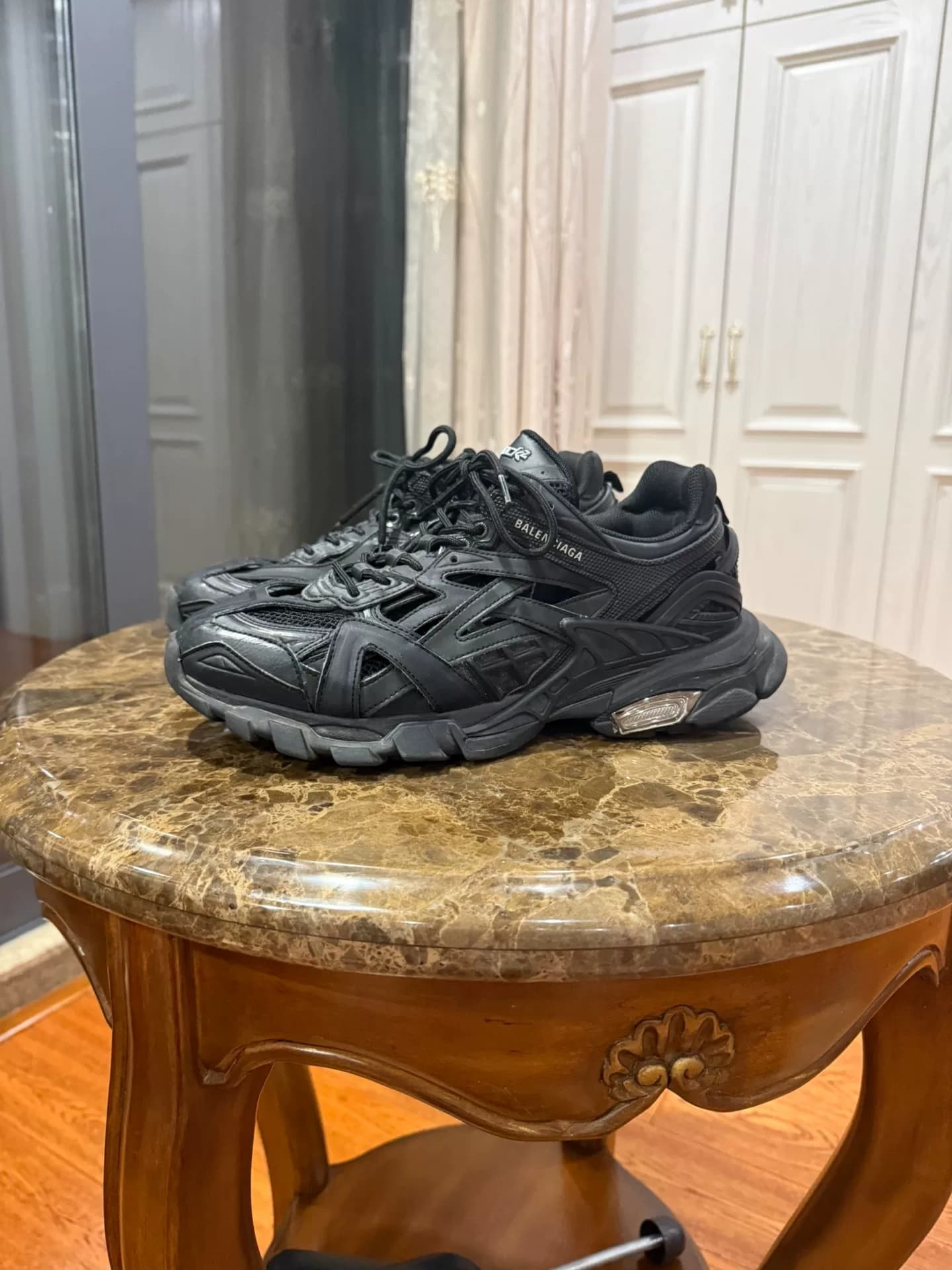 Кроссовки Balenciaga Balenciaga Track 2.0 с низким берцем,