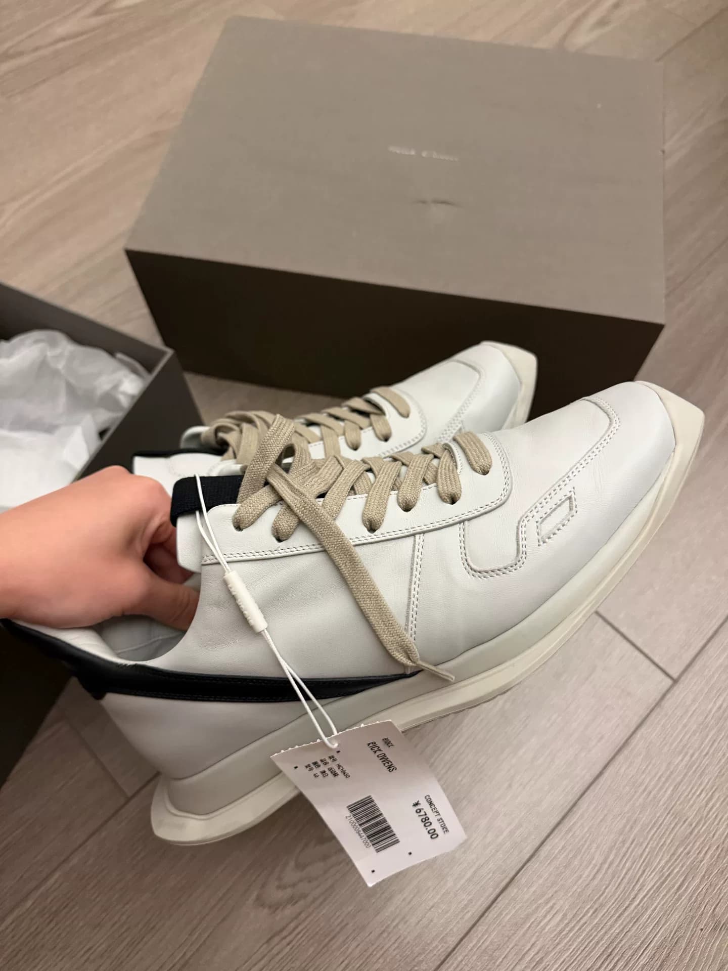 Натуральная спортивная обувь Rick Owens длиной 40 ярдов приобретается в магазине покупателя.