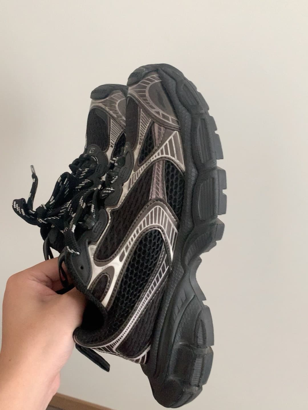 Balenciaga Balenciaga 3XL черные с серебром туфли в тон папе, которые можно носить дважды