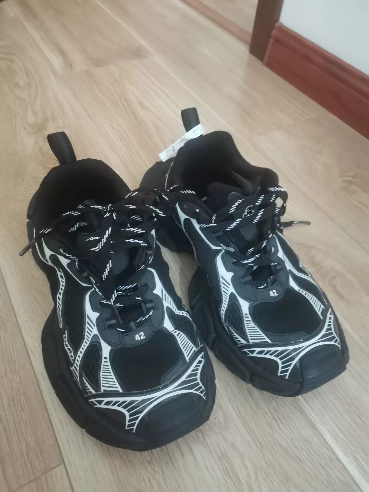 Совершенно новый бренд Balenciaga длиной 3 метра