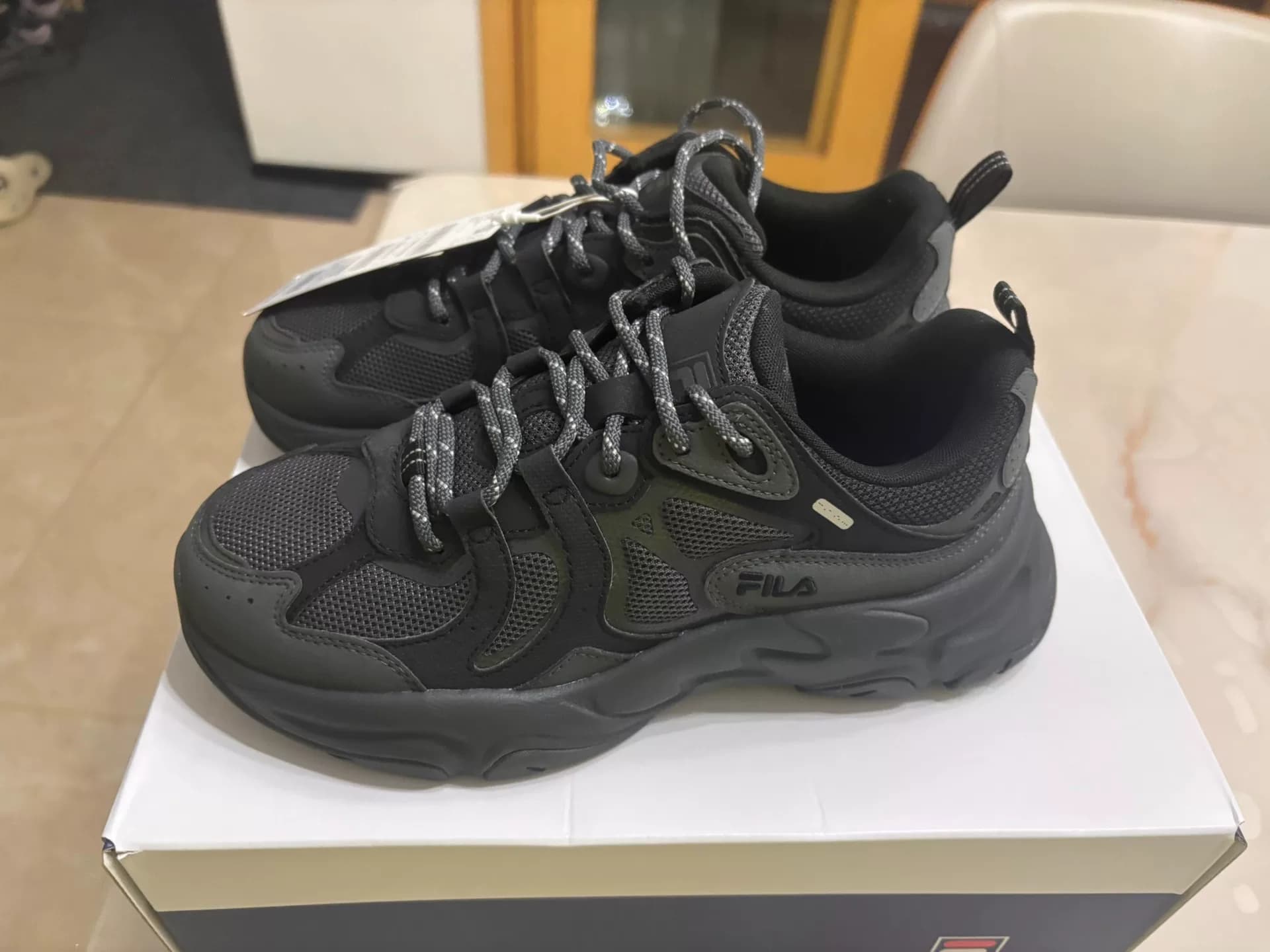 Кроссовки FILA Mars 3rd generation daddy shoes, женский размер 38, черные, на толстой подошве, дышащие