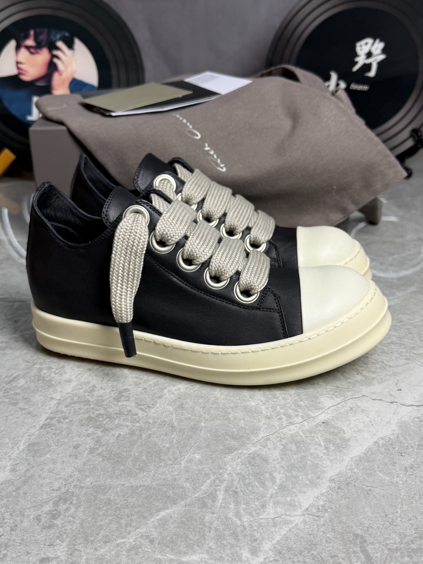 Черно-белые кроссовки с низким верхом на толстых шнурках Rick Owens RO main line
