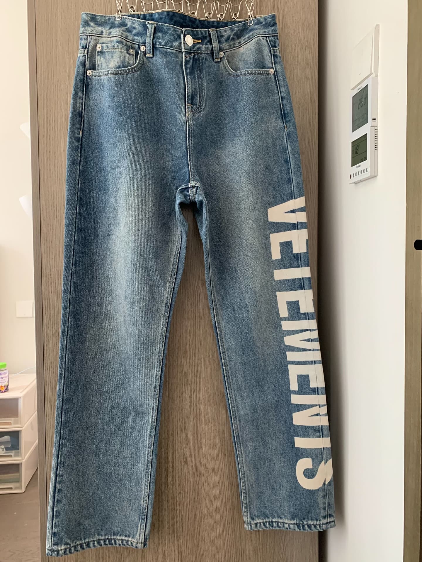 Мужские прямые джинсы VETEMENTS, синие, размер M, обхват талии 83