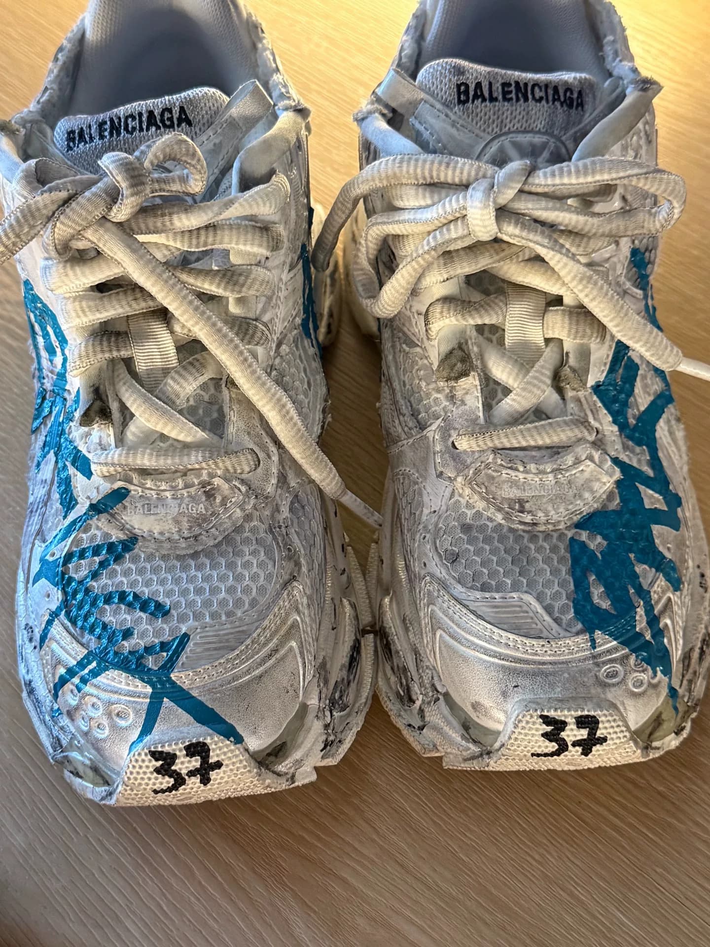 Кроссовки Balenciaga runner в потертом синем цвете с граффити для папы, размер 37