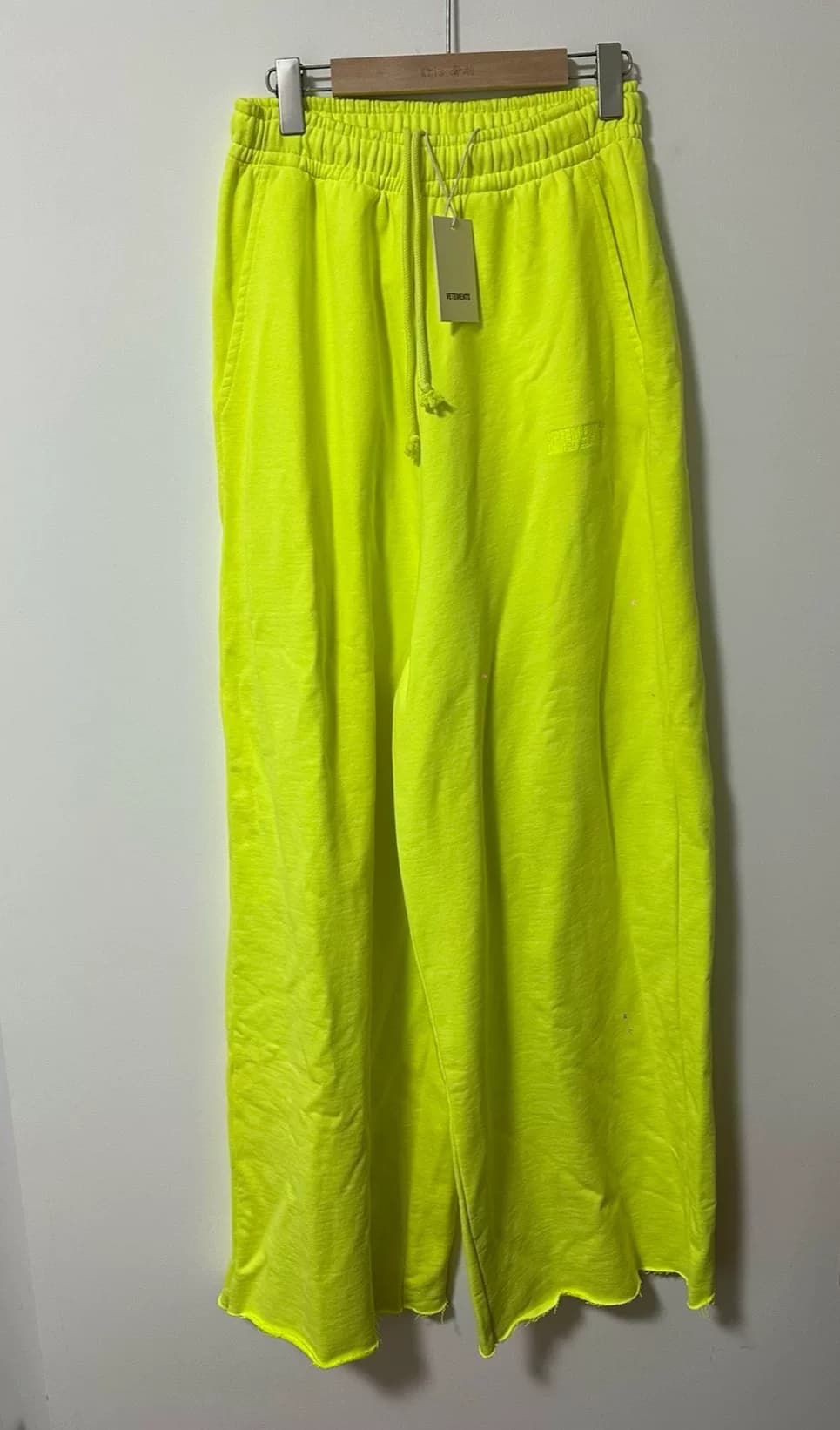 флуоресцентные зеленые мешковатые спортивные брюки vetements