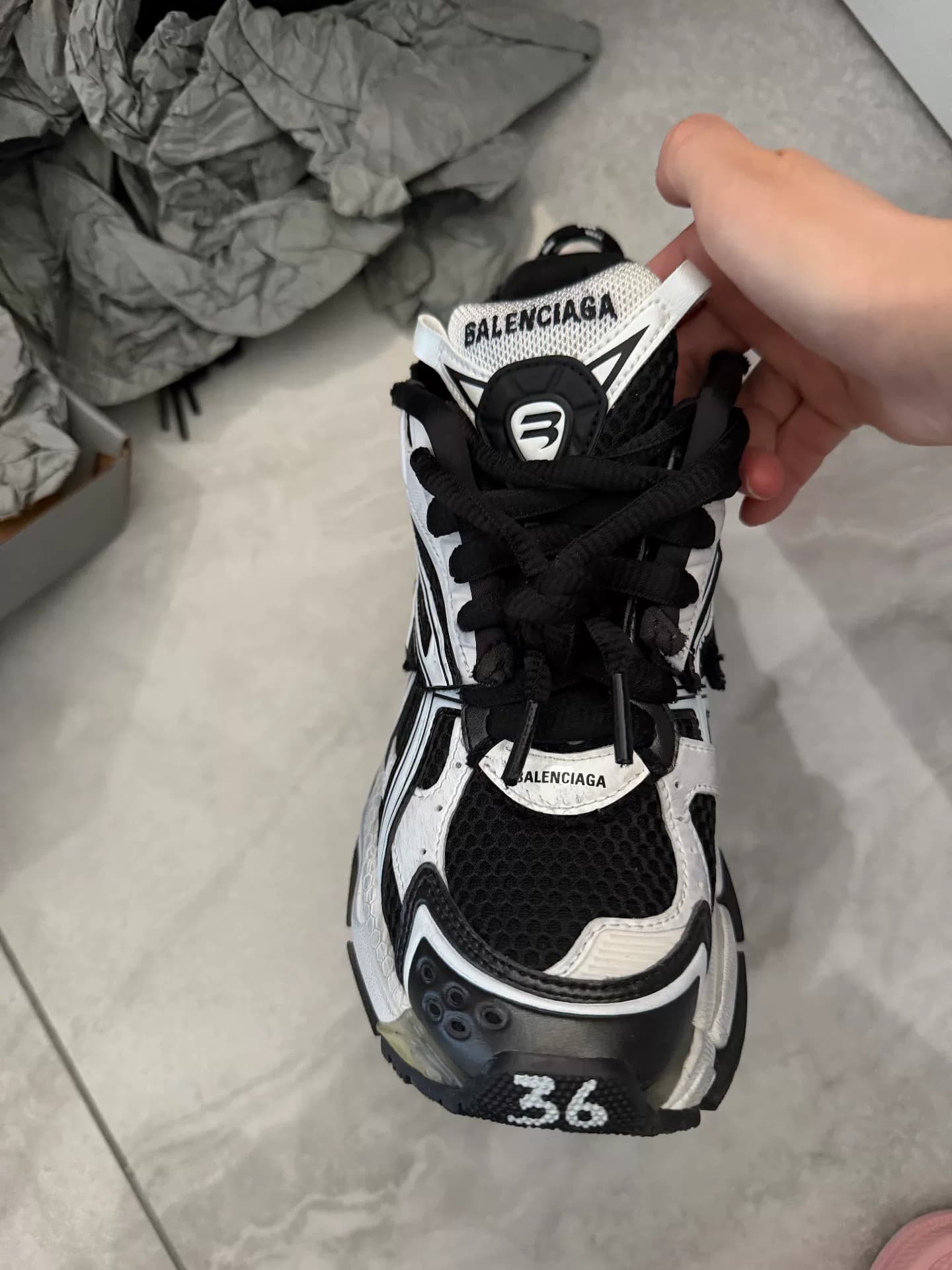 Кроссовки Balenciaga подлинного размера 36, совсем новые