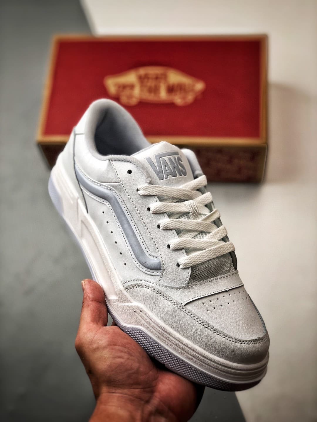 Спортивная обувь в стиле американского ретро серии Vans Hylane, бело-серые кроссовки с низким берцем
