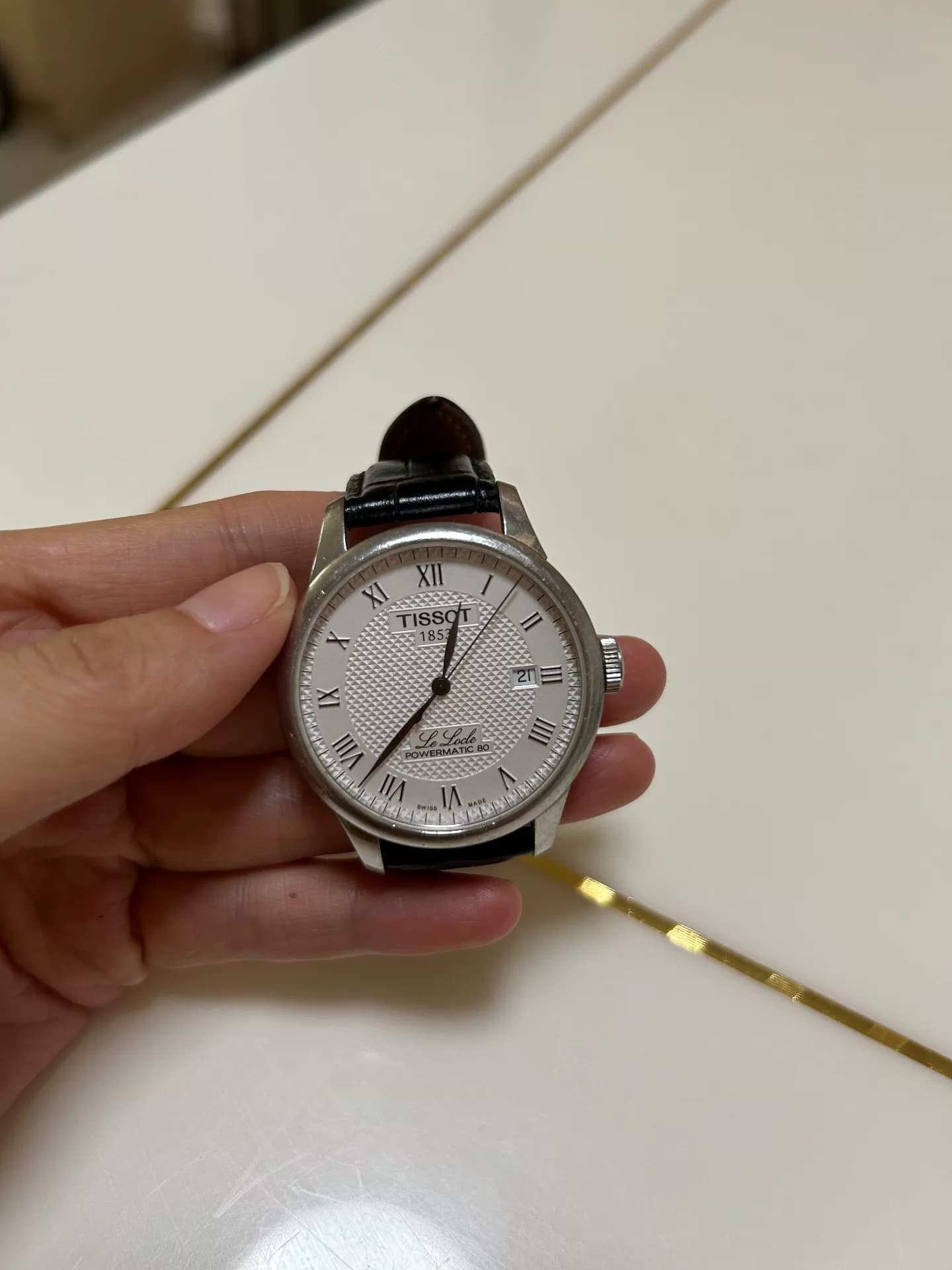 Мужские часы Tissot Le Locke T006.407.16.033.00 Швейцарские механические с автоподзаводом, белая римская шкала, циферблат с рисунком пшеничных зерен,…
