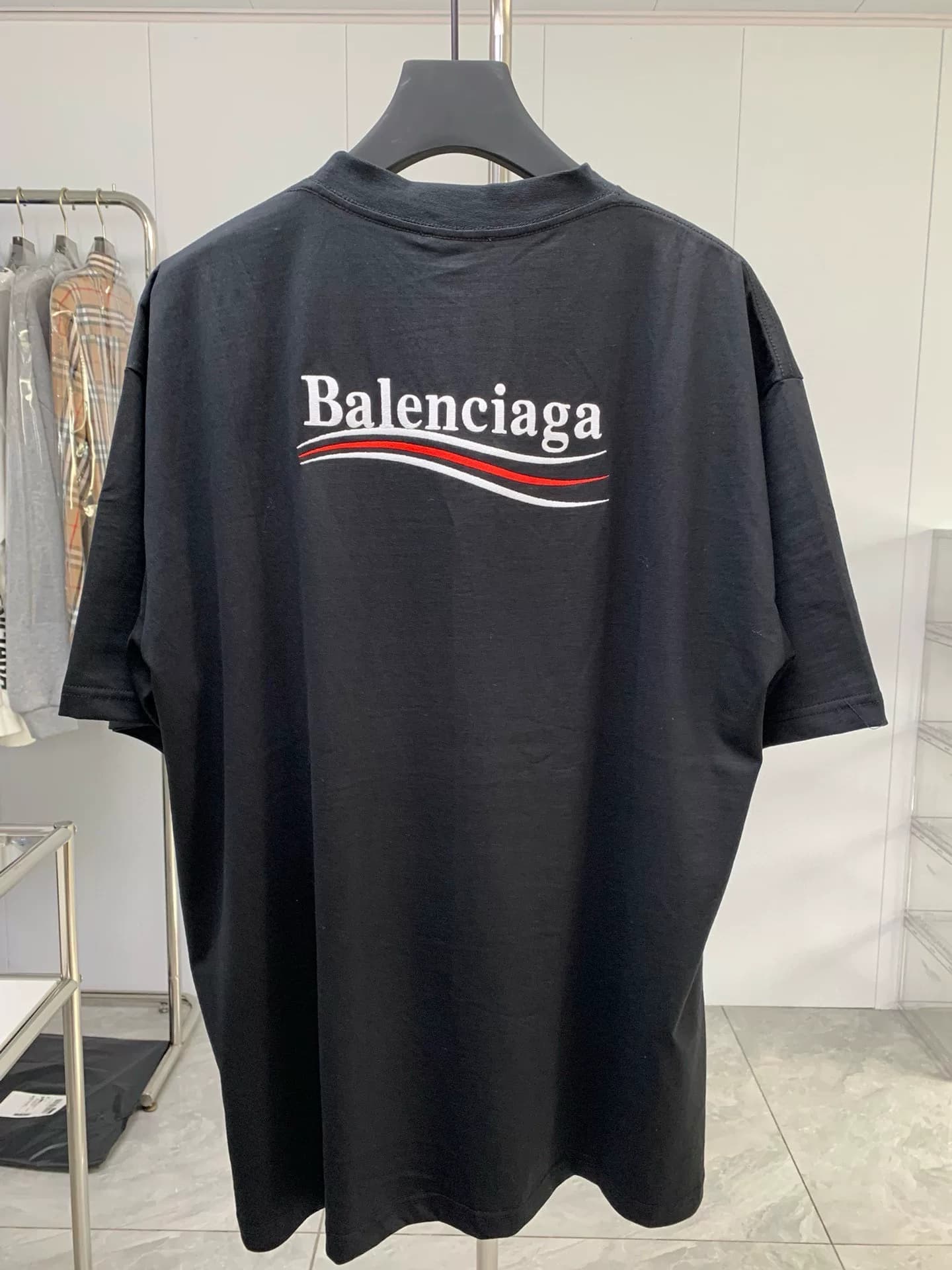 Короткий рукав с вышивкой Gaoding Balenciaga Paris Classic Cola (черный)