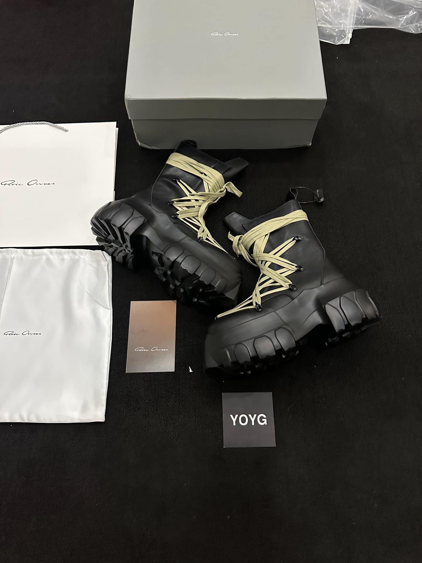 Rick Owens RO - сумасшедшие высокие сапоги на ремешках из черной коровьей кожи.
