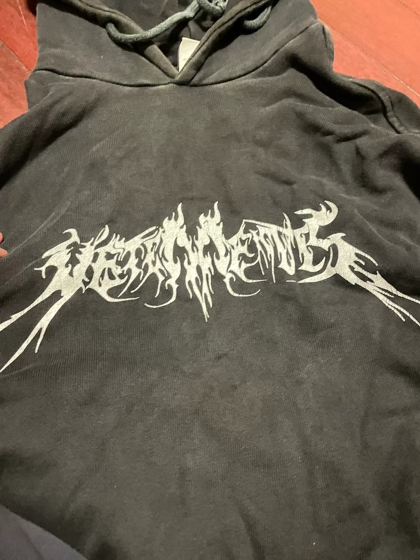 Шестиконечная звезда Vetements, самый модный стиль года, может быть нанесена маркировкой и принтом