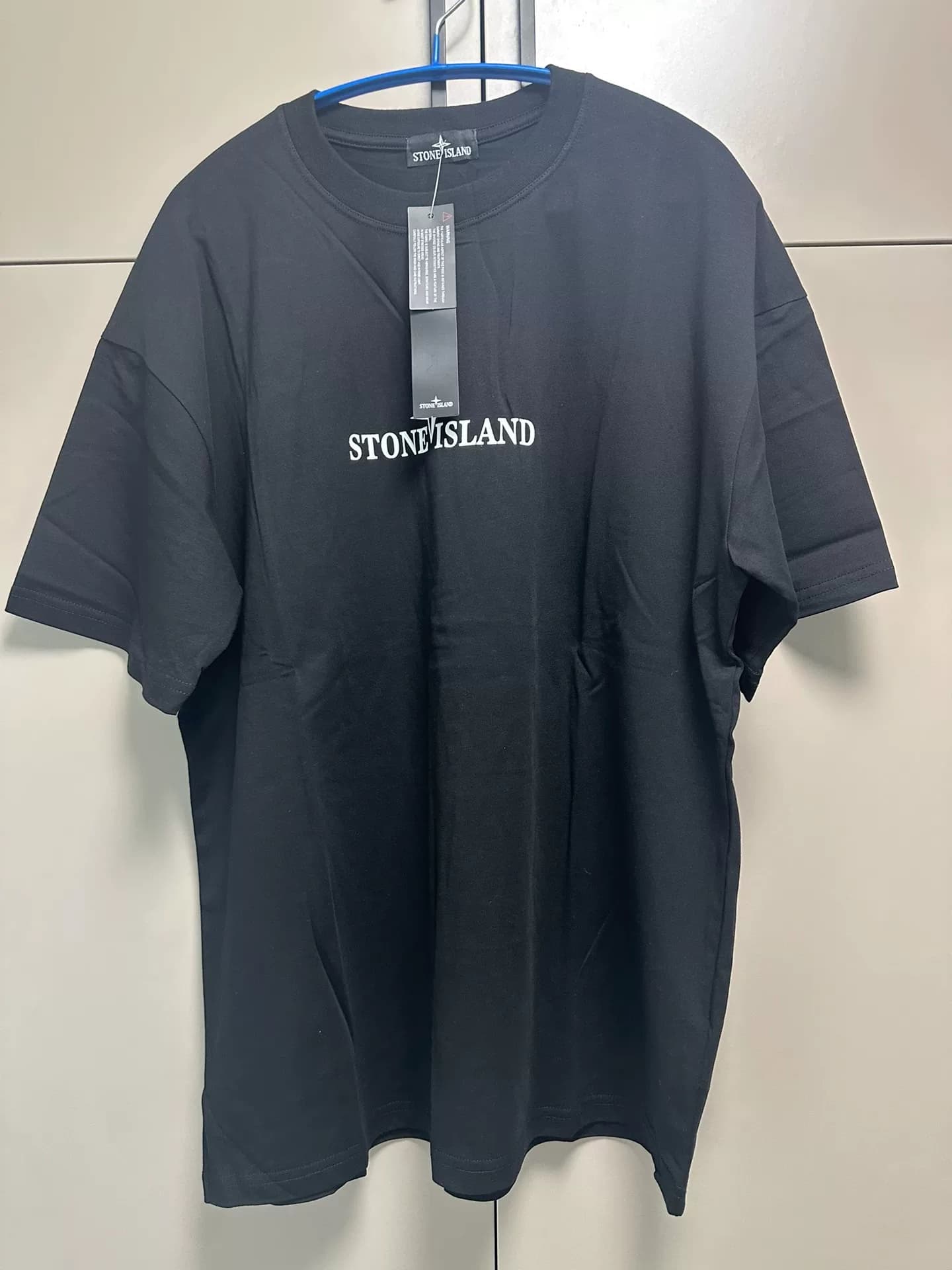 Совершенно новая черная футболка Stone Island с короткими рукавами и биркой, размер L,