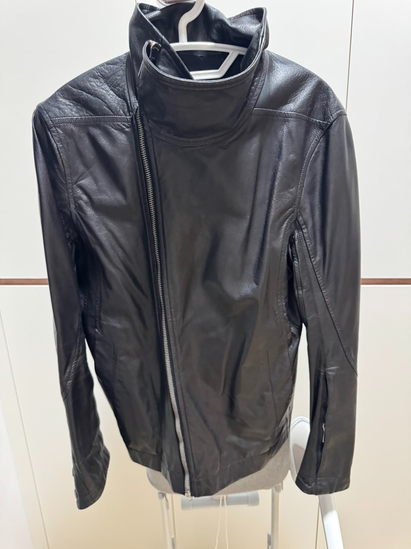Куртка из воловьей кожи Rick Owens oil wax tire, самый классический фасон, черная,