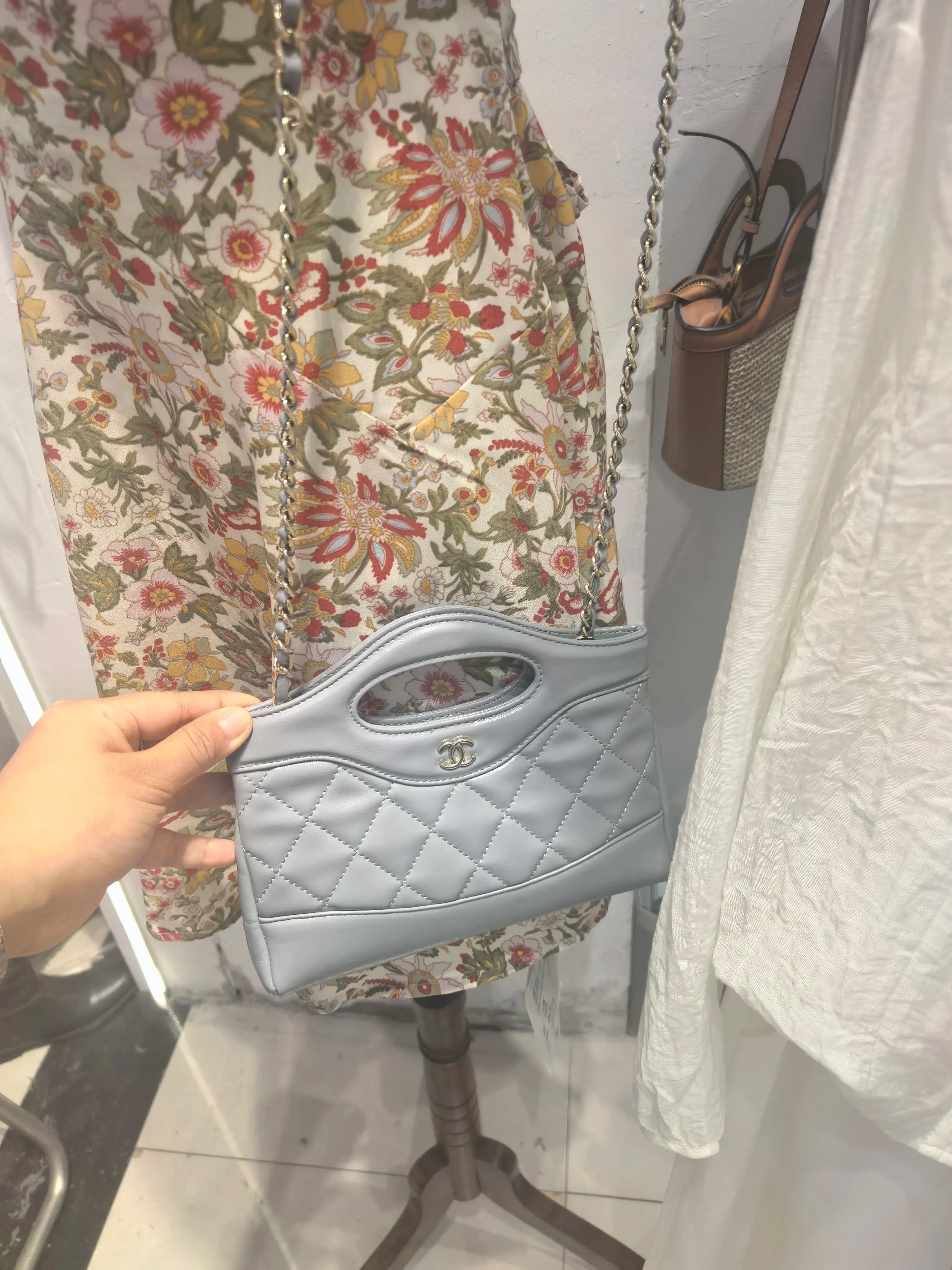 Chanel Сумка Chanel 31bag nano серая сумка на цепочке