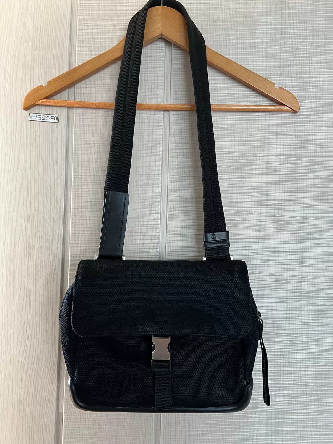 Ультраредкая черная сумка-мессенджер PRADA Sport red label