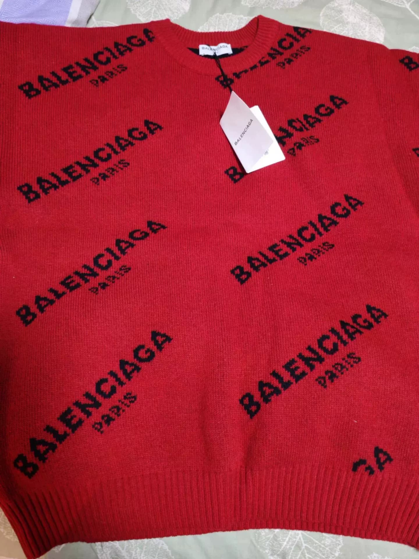 Свитер Balenciaga Баленсиага, размер 34, сделано в Италии, с биркой
