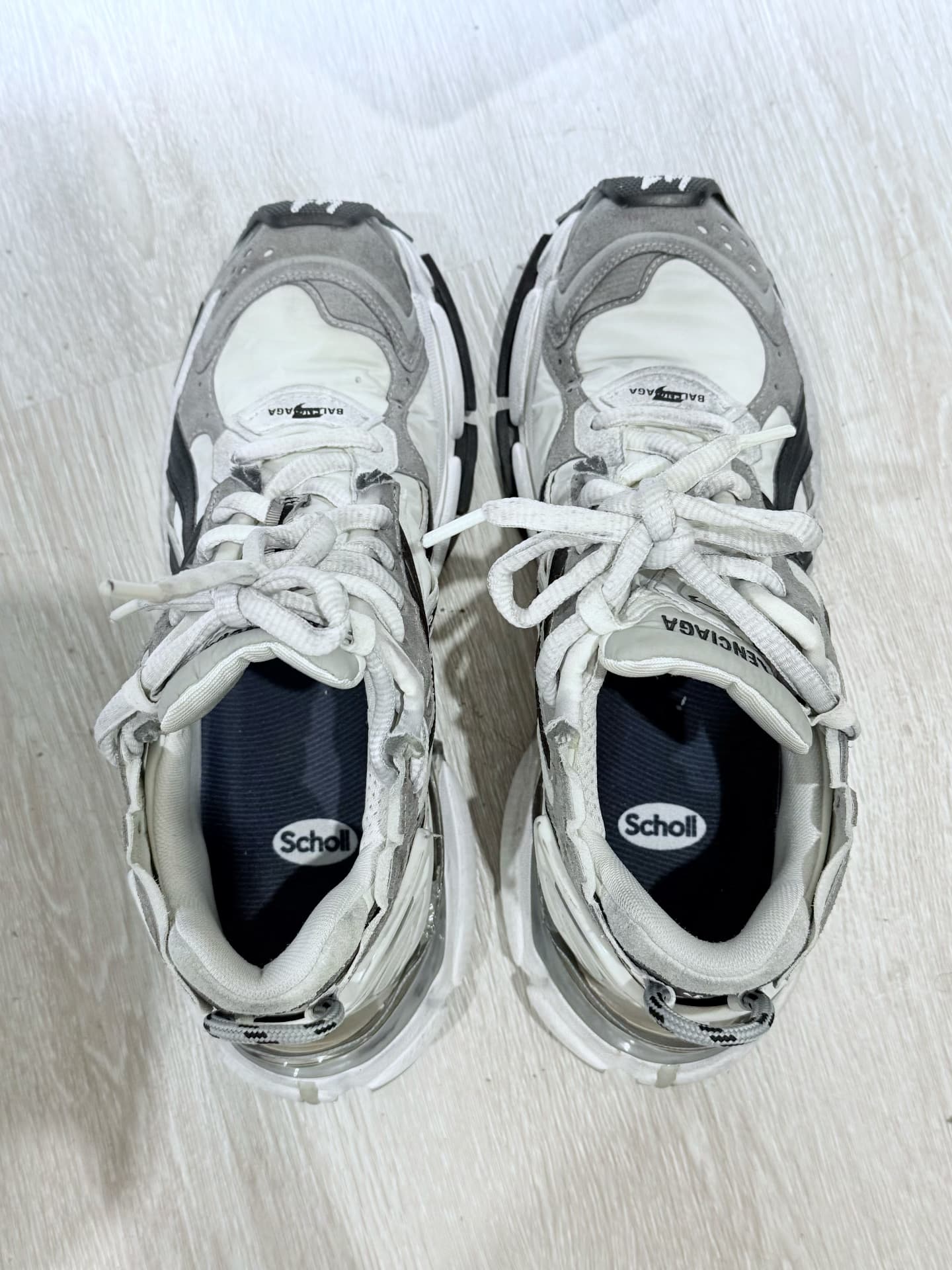 Кроссовки Balenciaga runner 41 после продажи не подлежат возврату и обмену.
