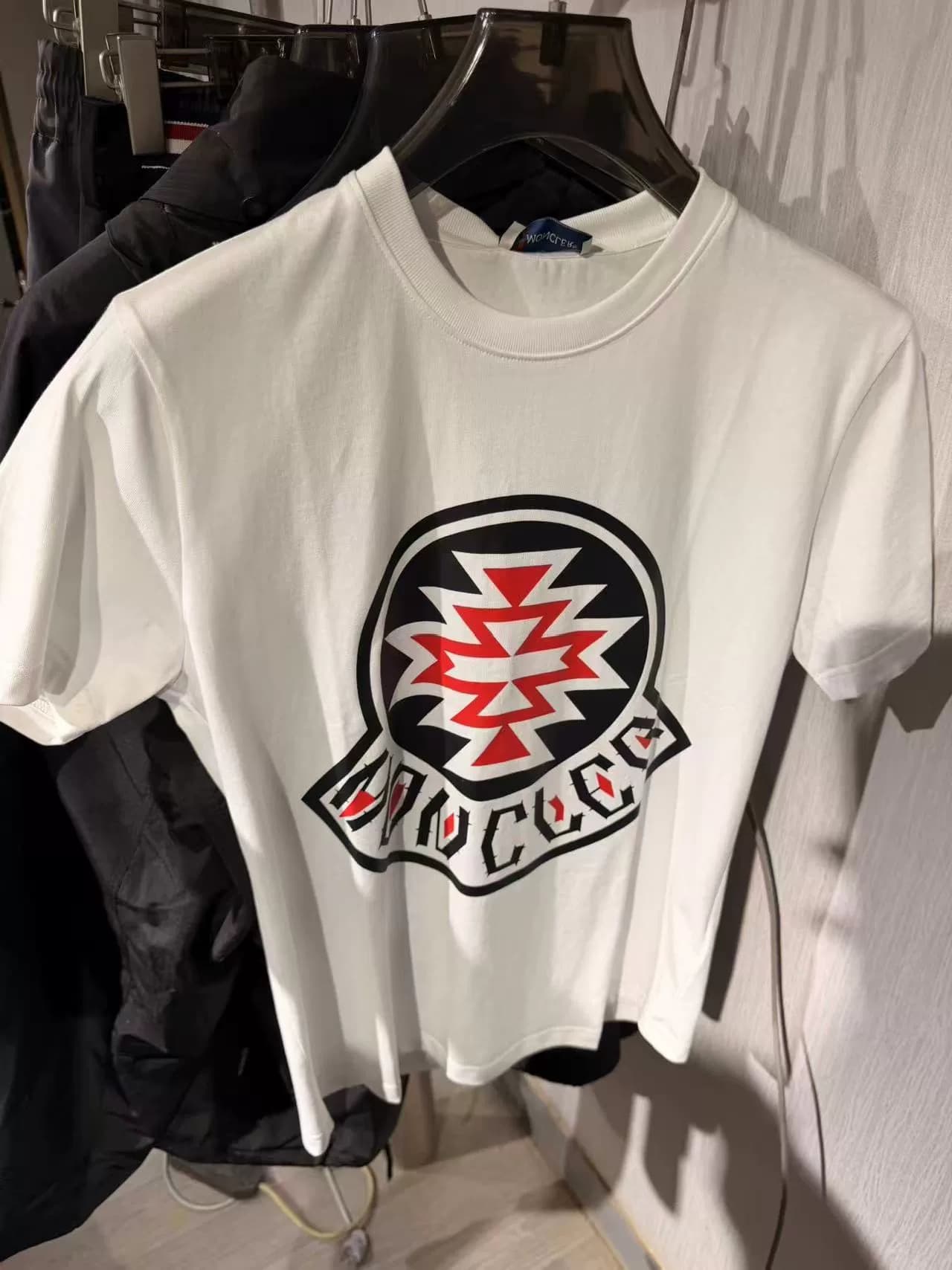 Магазин одежды очищен!Футболка Moncler с завязанными глазами и короткими рукавами, совершенно новая, с биркой, белая, большой размер l