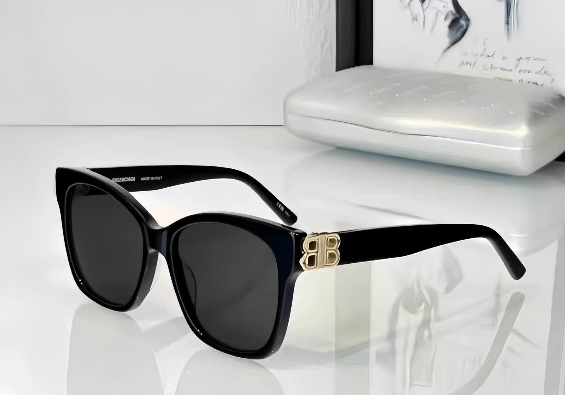 BALENCIAGA Balenciaga BB0102