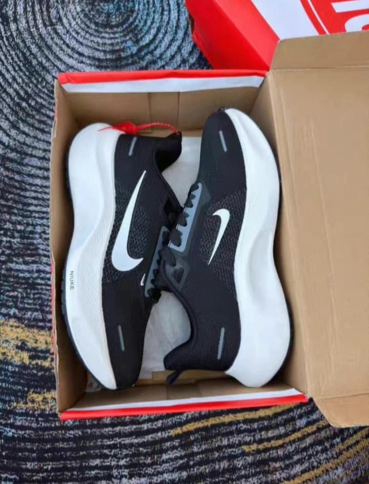 Совершенно новая повседневная спортивная обувь Nike, кроссовки для бега, мужская обувь, купленная по первоначальной цене более 500 долларов, уже неск…