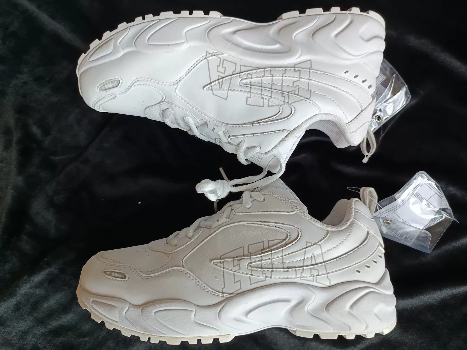 Абсолютно новая повседневная спортивная обувь FILA, размер 38, подходит для ежедневного отдыха, занятий спортом, тип обуви