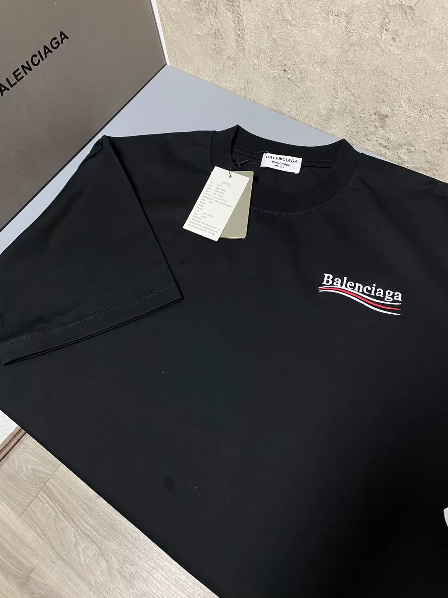 Самая популярная футболка Balenciaga с вышивкой Balenciaga cola wave с короткими рукавами во всей сети