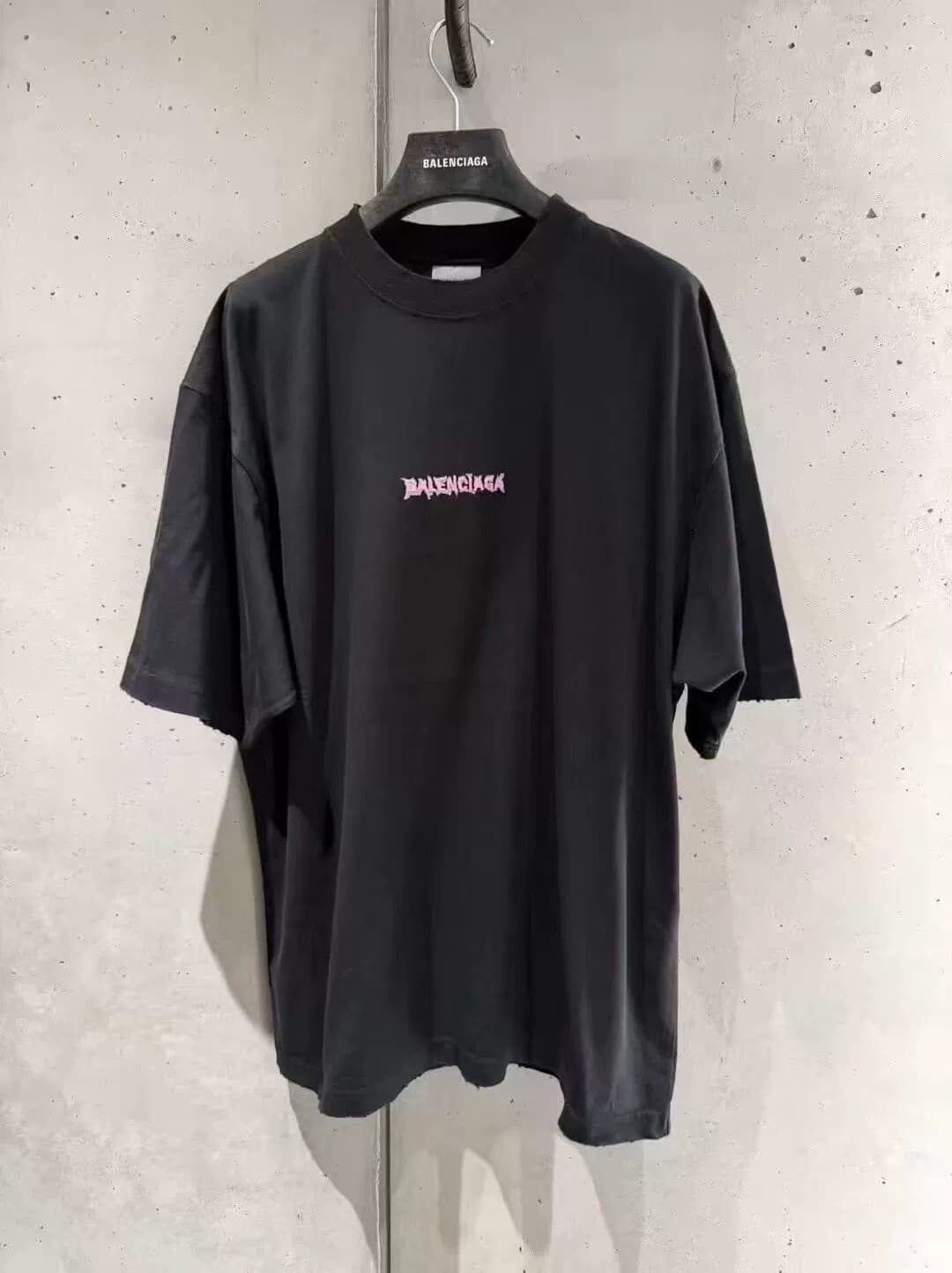 Футболка с логотипом Balenciaga Balenciaga pink с короткими рукавами черного цвета