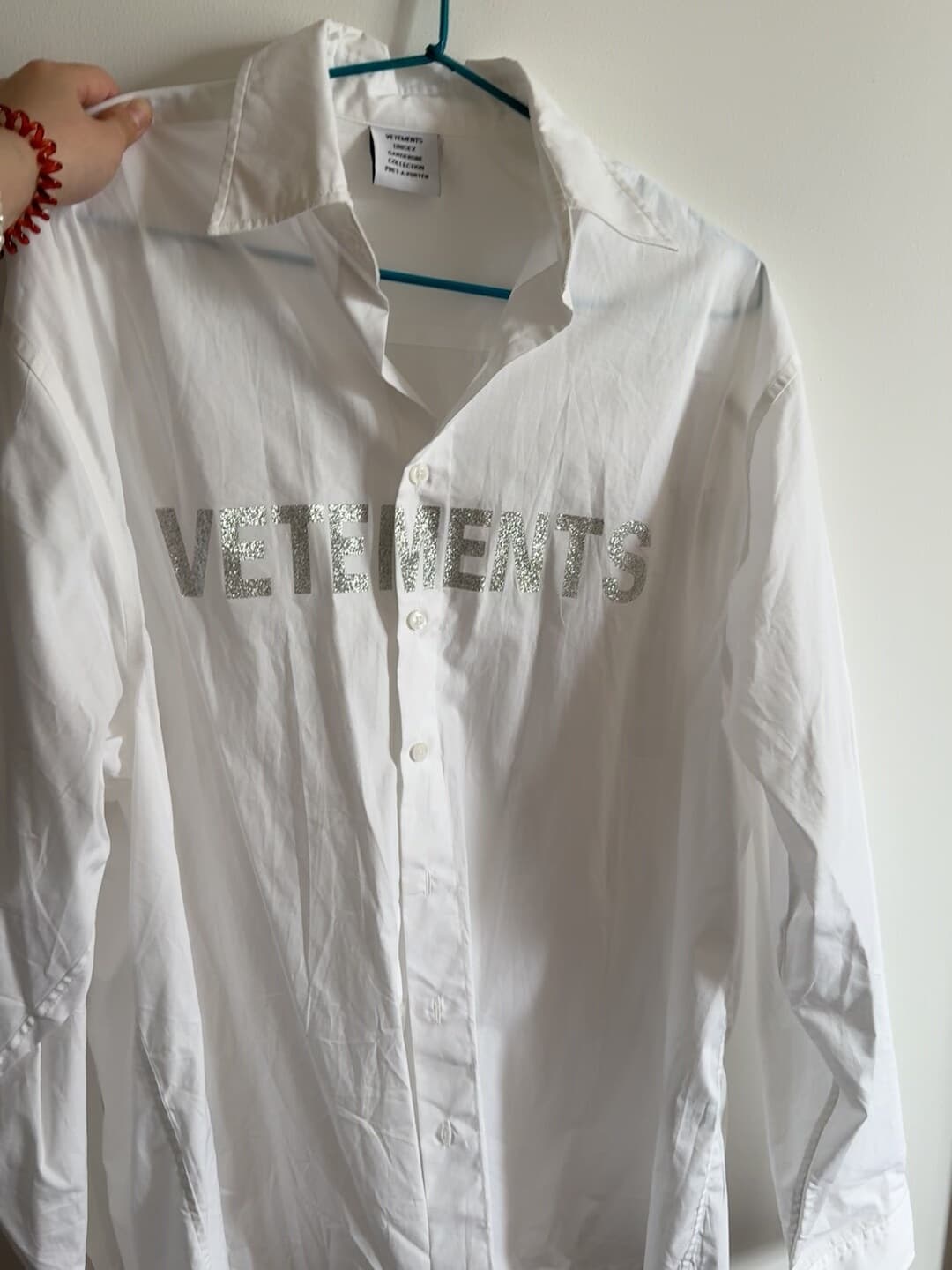 Белая рубашка с длинными рукавами 2XL от VETEMENTS весенне-осеннего свободного кроя, новая не надевалась