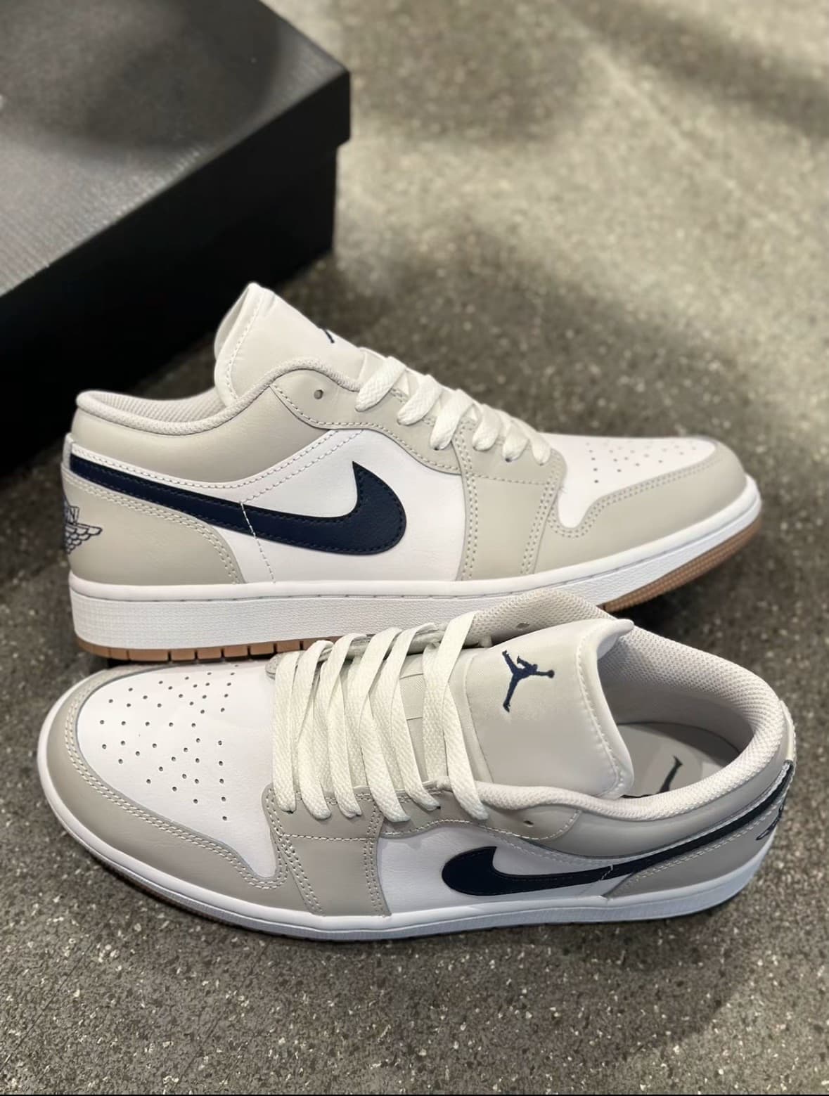 #Специальное предложение для складских запасов Nike, чтобы забрать новые повседневные кроссовки с низким вырезом из необработанной резины AJ1 светло-…