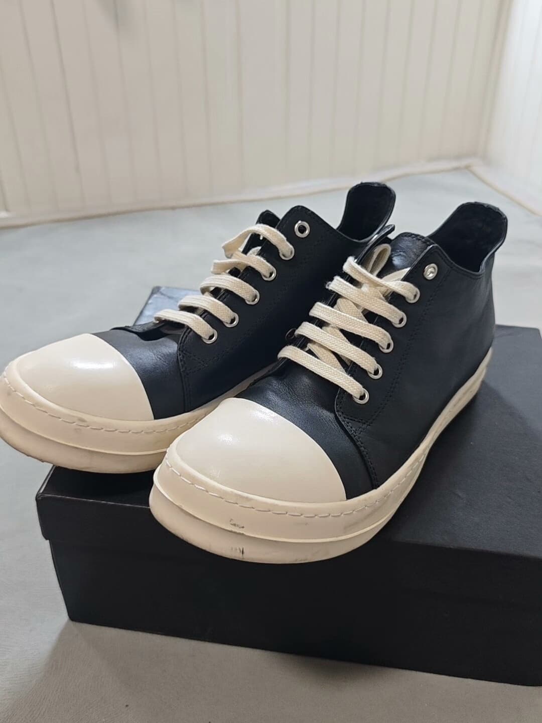 Кожаные брюки Rick Owens main line с глубоким вырезом, размер 43, темно-итальянский стиль