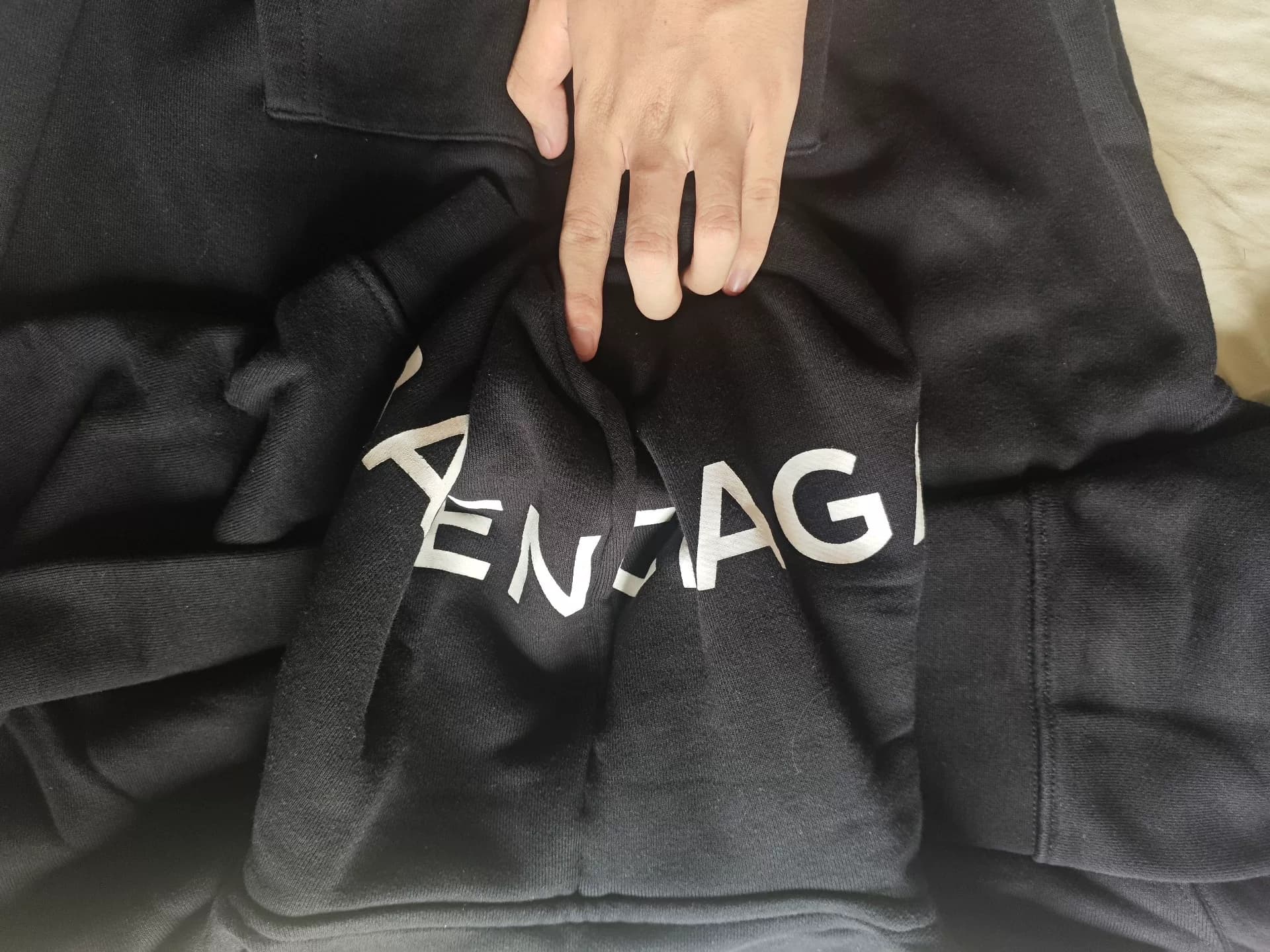 Черный свитер с капюшоном от Balenciaga, почти новый!Подлинный Париж, свободная версия