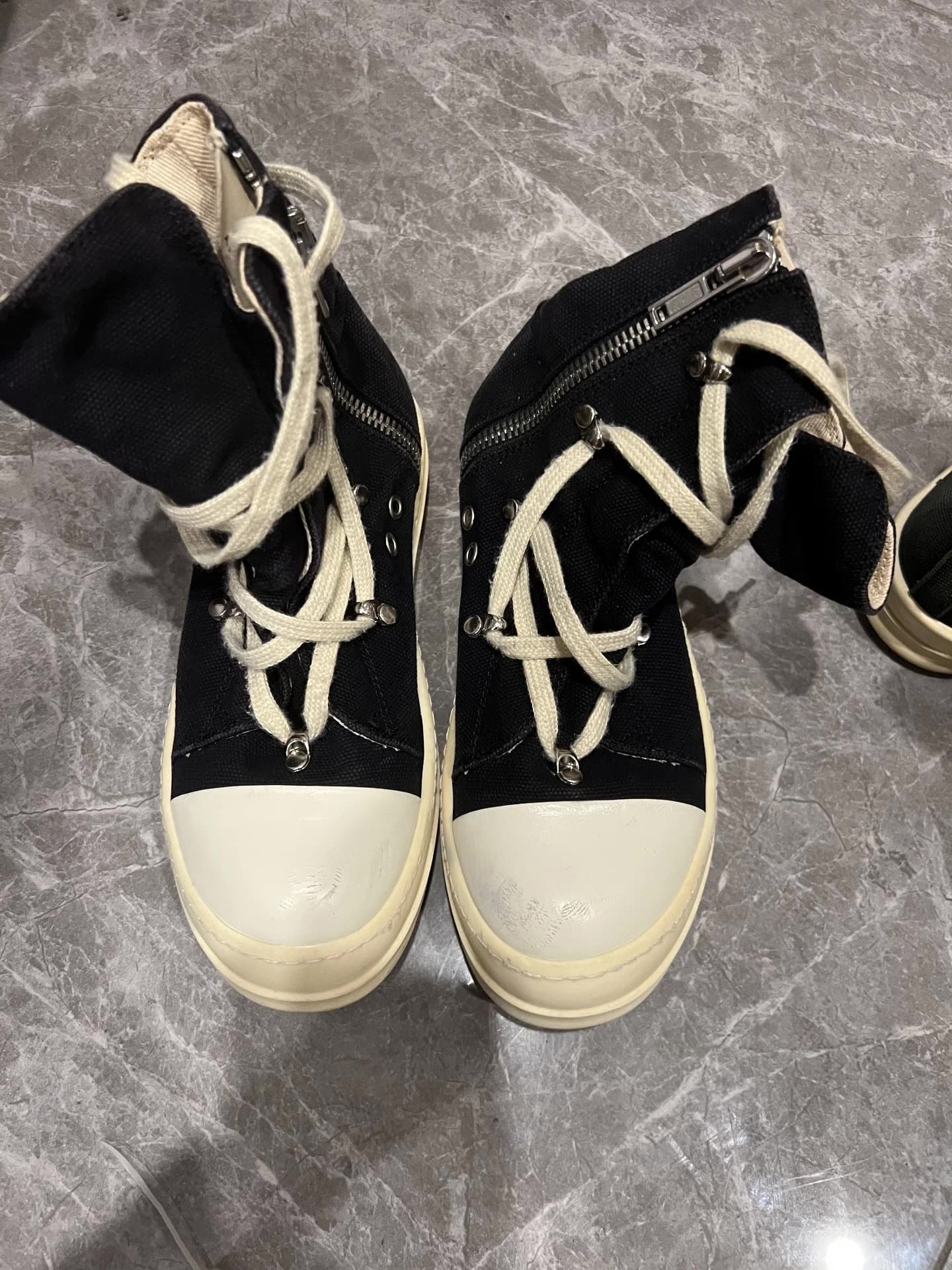 Парусиновые туфли Rick Owens DRKSHDW с высоким берцем в виде пятиконечной звезды, черно-белые