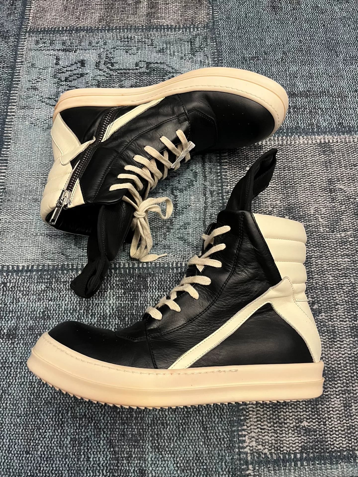 Основная линия Rick owens перевернутый треугольник размер 43, большой размер трудно купить, и цвет тоже