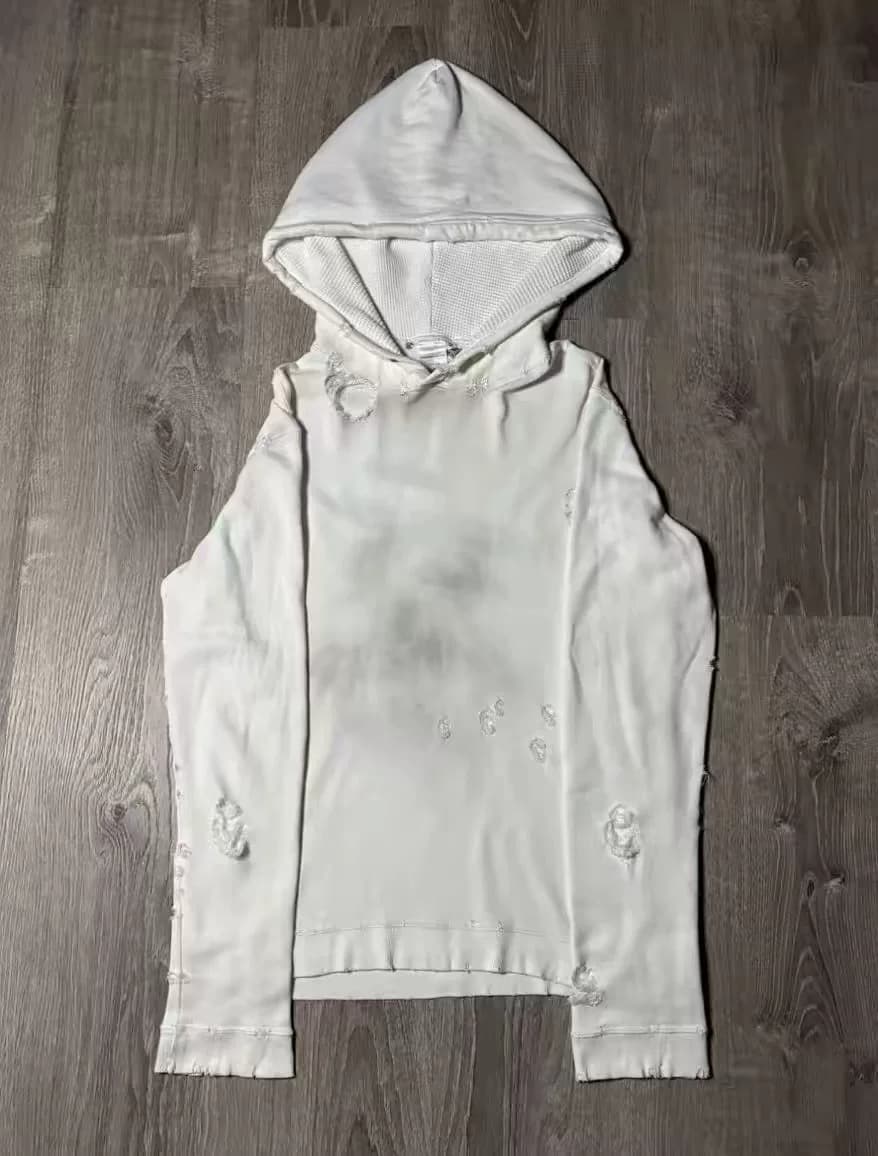 Номер (N) в стиле ss02destroyed ho