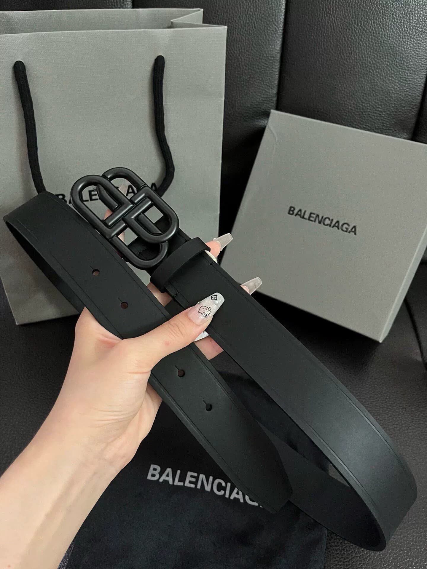 Совершенно новый аутентичный ремень Balenciaga от Balenciaga, черная классическая пряжка BB, итальянский